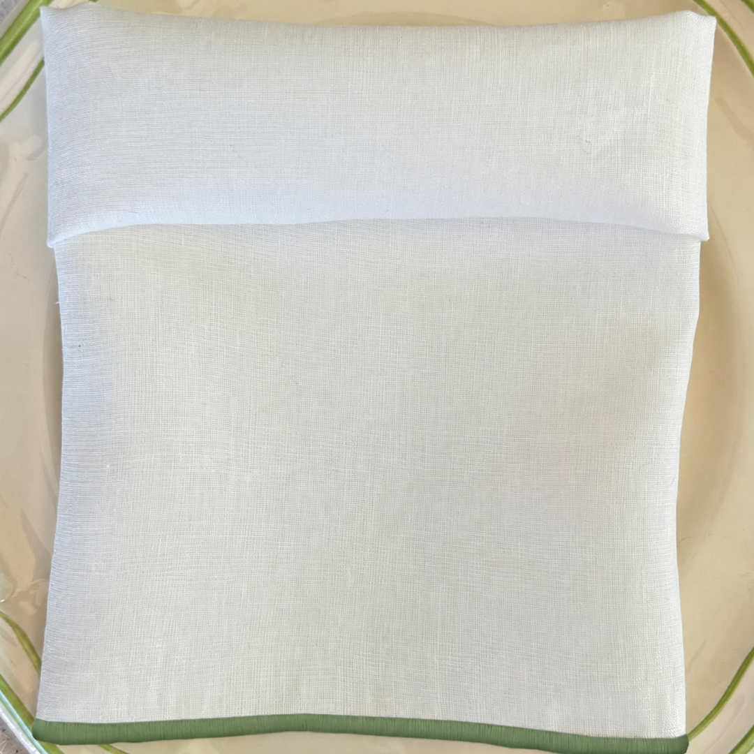 Servilleta de Lino Ivory con Festón Verde Claro