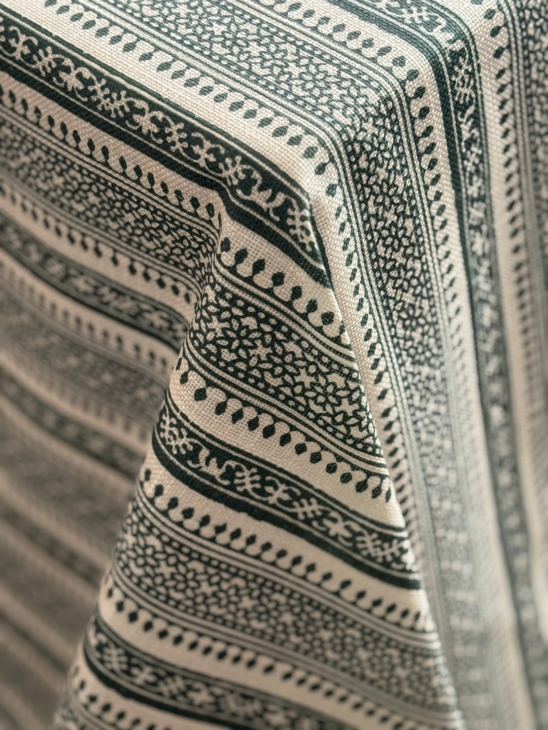 Mantel Resinado Normandie Azul Petróleo