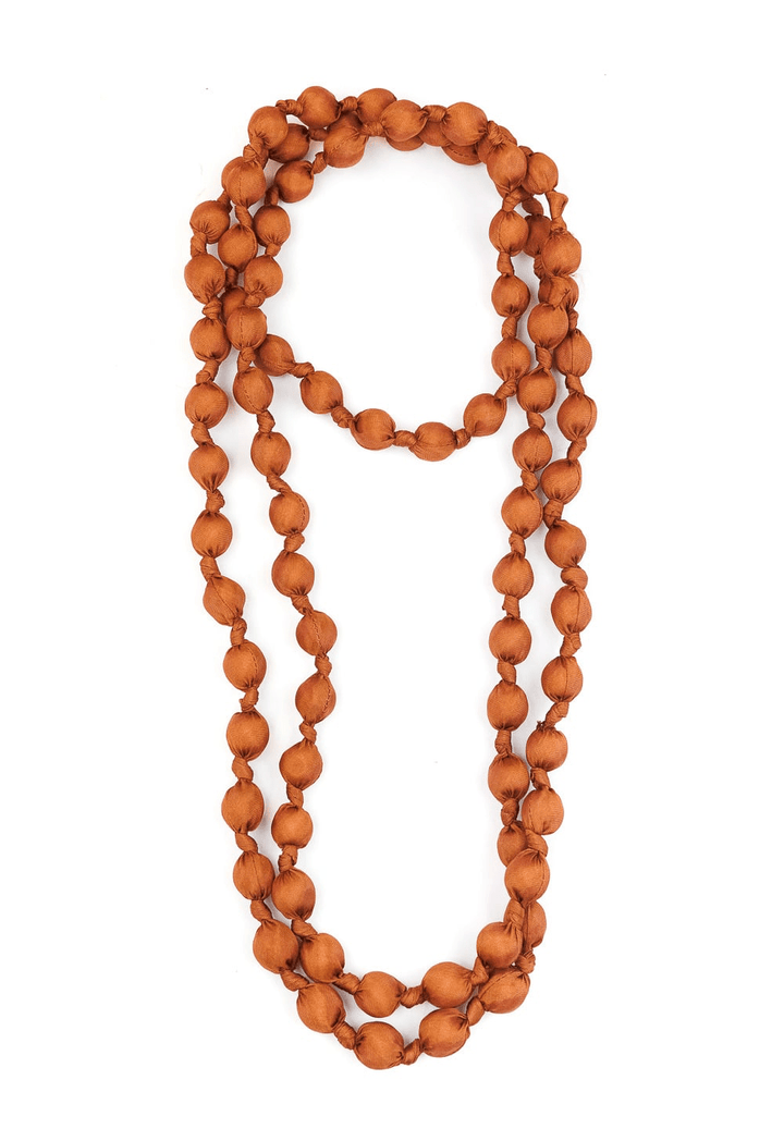 Collar Seda Color Caramel - La Compañía Francesa